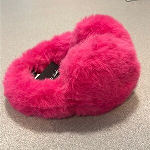 Kate Spade New York Fuzzy Fur Vibrant  Pink Ear Muffs New with Tags